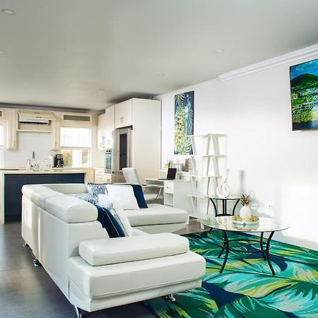 La Vue De Basseterre Apartments - Luxury In Bird Rock Экстерьер фото